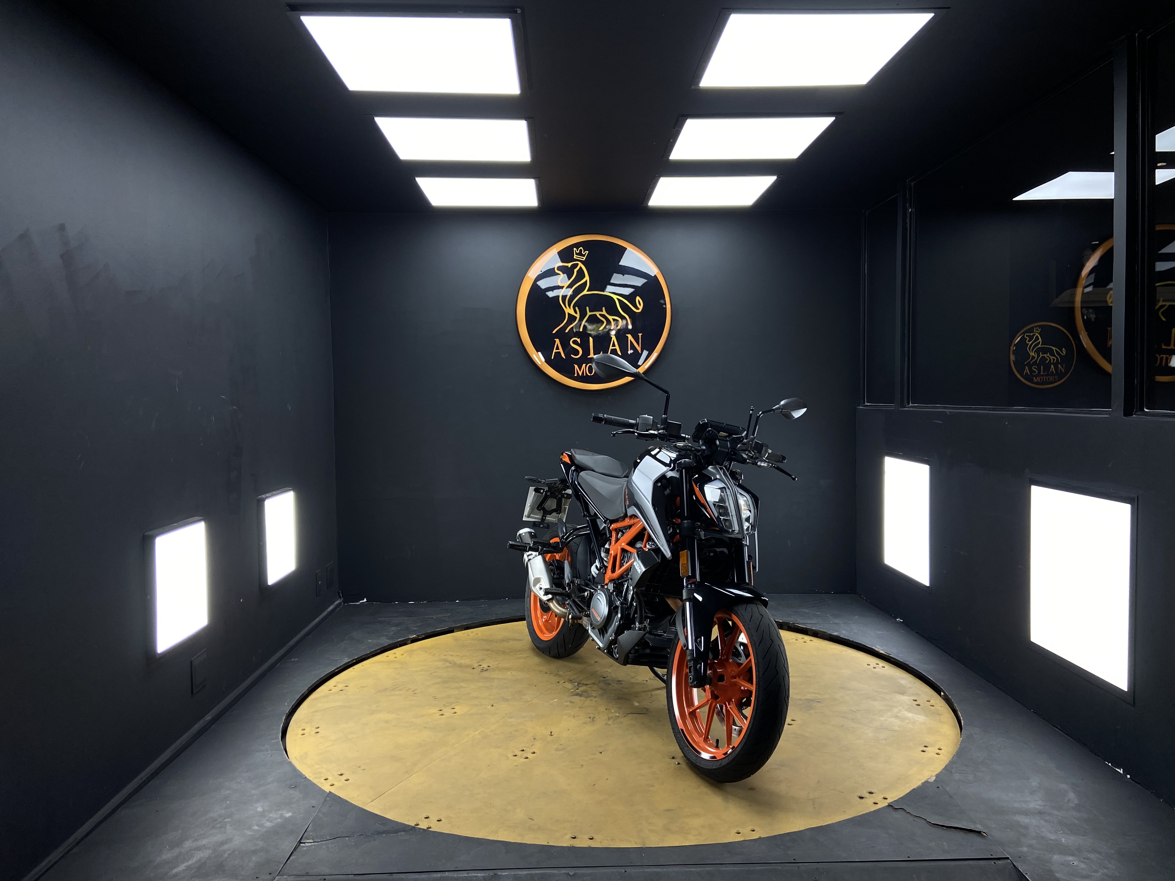 KTM DUKE 390