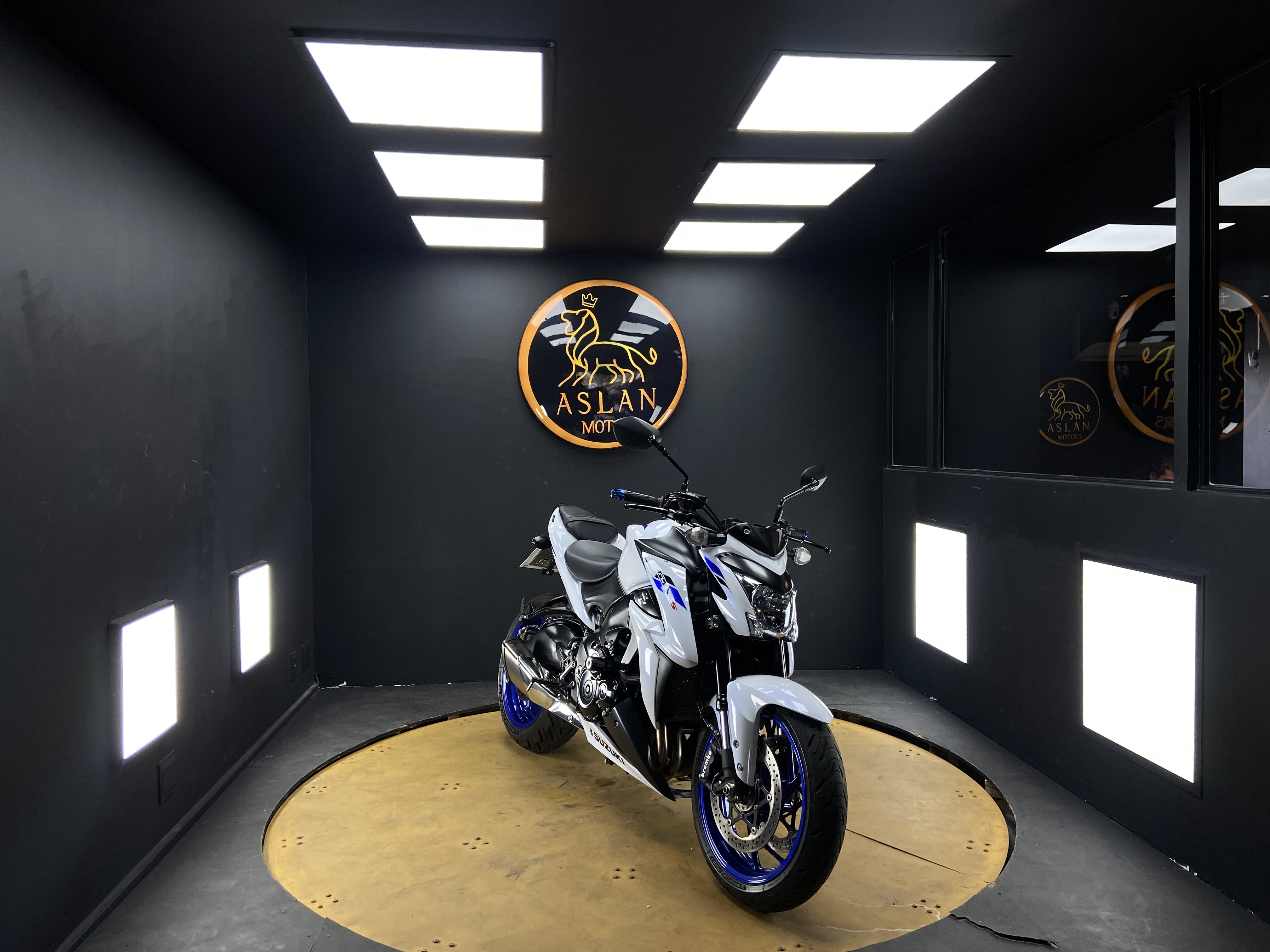 SUZUKI GSX-S 1000