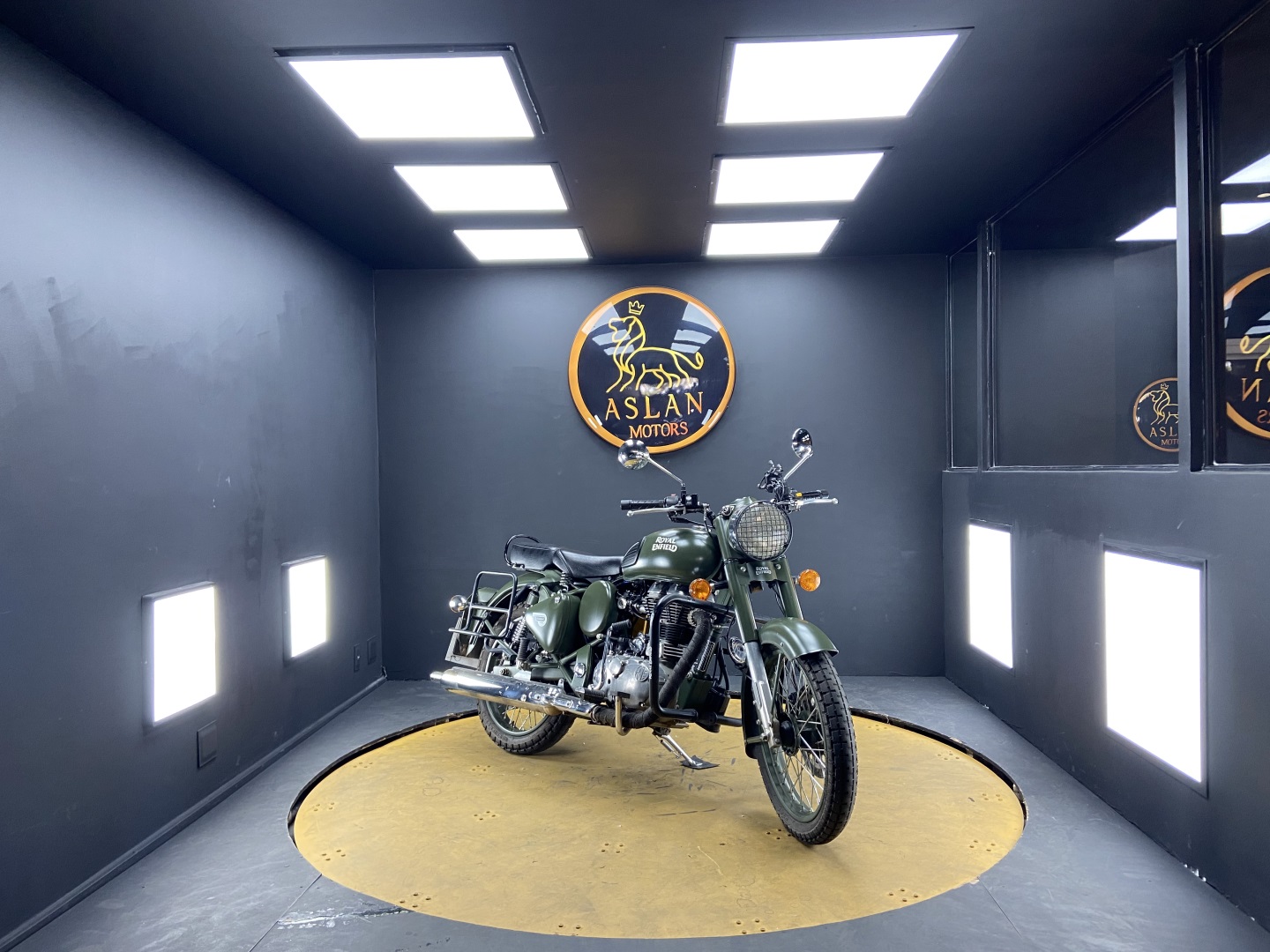 ROYAL ENFIELD CLASSIC BATTLE GREEN 500 EFI